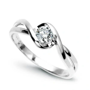 Prsten s diamanty